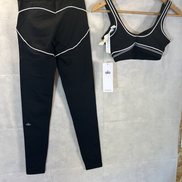 Alo Yoga Airbrush Heart Throb Bra & Leggings Set - Picture 5 of 5